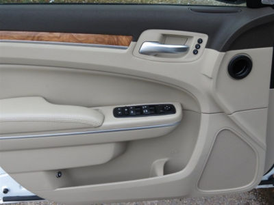 2013 Chrysler 300C  Base