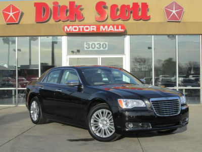 2011 Chrysler 300C  Base