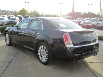 2011 Chrysler 300C  Base