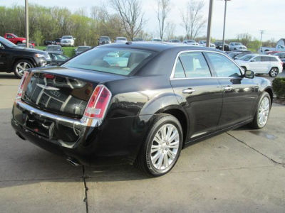 2011 Chrysler 300C  Base