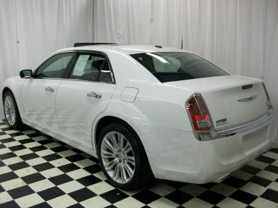 2011 Chrysler 300C  Base