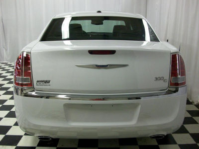 2011 Chrysler 300C  Base