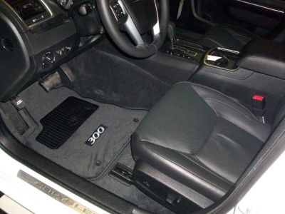 2011 Chrysler 300C  Base