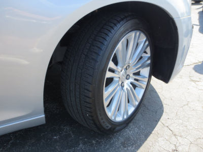 2011 Chrysler 300C  Base