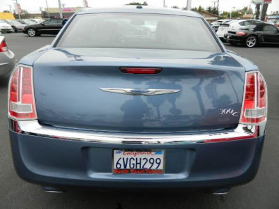 2011 Chrysler 300C  Base