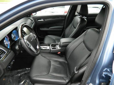 2011 Chrysler 300C  Base