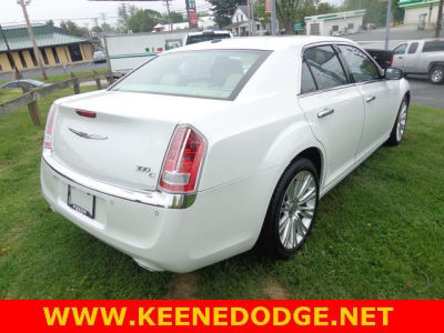 2011 Chrysler 300C  Base