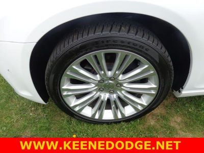 2011 Chrysler 300C  Base