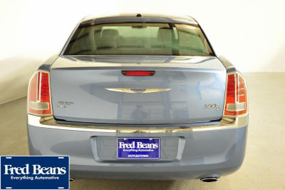 2011 Chrysler 300C  Base