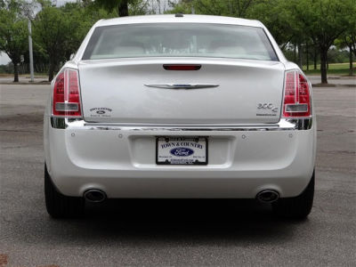 2011 Chrysler 300C  Base