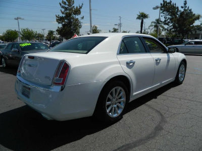 2013 Chrysler 300C  Base