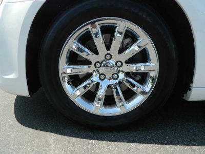 2013 Chrysler 300C  Base