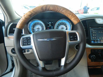 2013 Chrysler 300C  Base