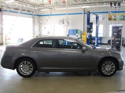 2011 Chrysler 300C  Base