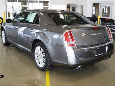 2011 Chrysler 300C  Base