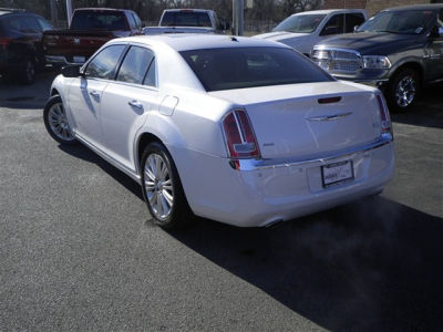 2011 Chrysler 300C  Base