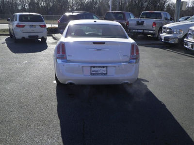 2011 Chrysler 300C  Base
