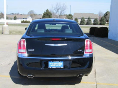2013 Chrysler 300C  Base