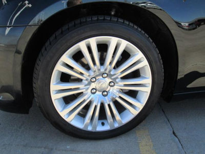 2013 Chrysler 300C  Base