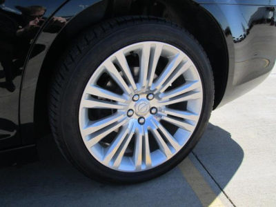 2013 Chrysler 300C  Base