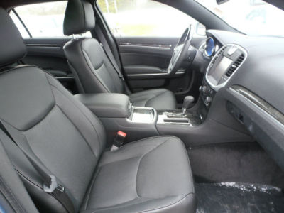 2011 Chrysler 300C  Base