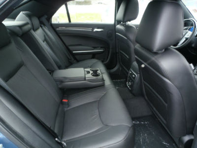 2011 Chrysler 300C  Base