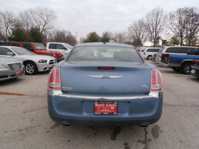 2011 Chrysler 300C  Base