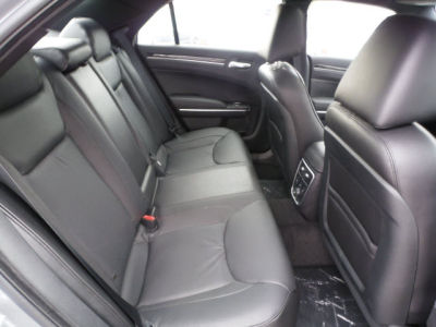 2011 Chrysler 300C  Base