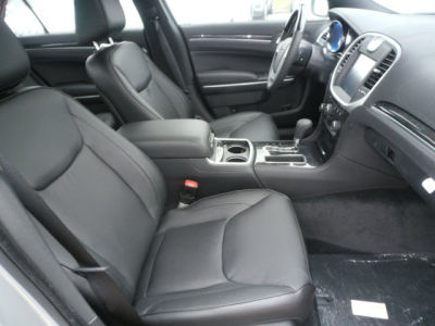 2011 Chrysler 300C  Base