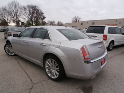 2011 Chrysler 300C  Base