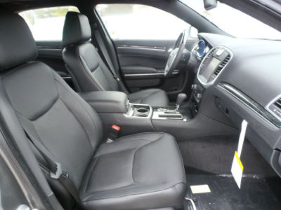 2011 Chrysler 300C  Base