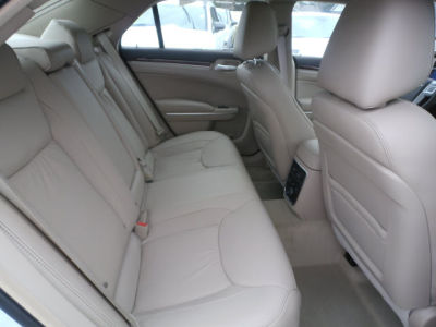 2011 Chrysler 300C  Base