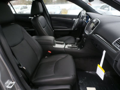 2011 Chrysler 300C  Base