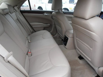2011 Chrysler 300C  Base