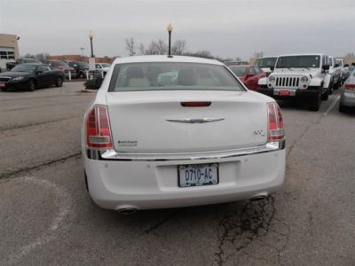 2011 Chrysler 300C  Base