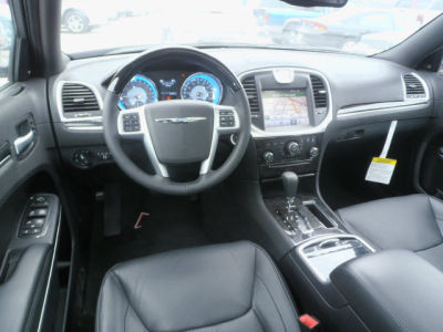 2011 Chrysler 300C  Base