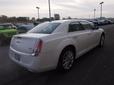 2011 Chrysler 300C  Base