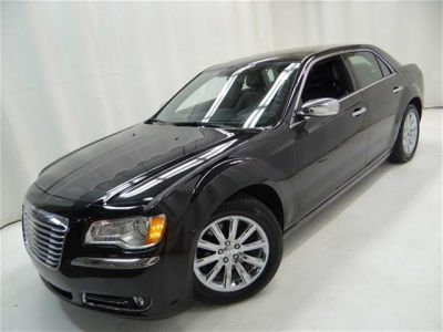 2013 Chrysler 300C  Base
