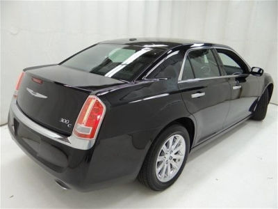 2013 Chrysler 300C  Base
