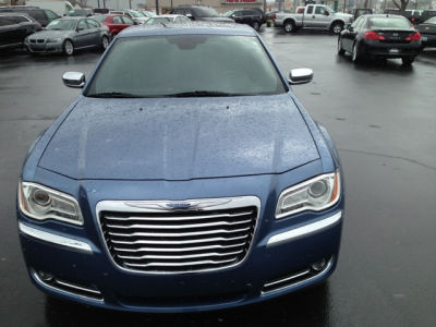 2011 Chrysler 300C  Base