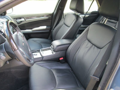 2011 Chrysler 300C  Base