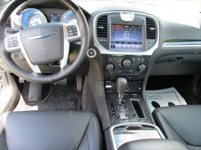 2011 Chrysler 300C  Base