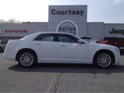 2013 Chrysler 300C  Base