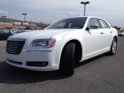 2013 Chrysler 300C  Base