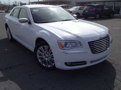 2013 Chrysler 300C  Base