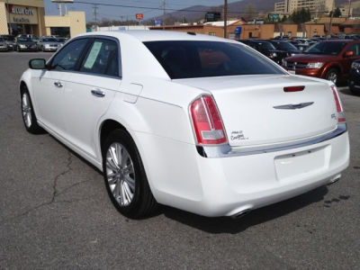 2013 Chrysler 300C  Base