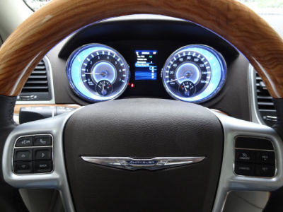 2012 Chrysler 300C  Base