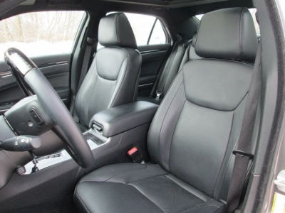 2012 Chrysler 300C  Base