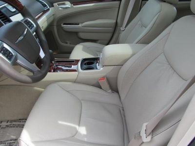 2011 Chrysler 300C  Base