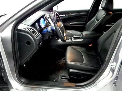 2011 Chrysler 300C  Base